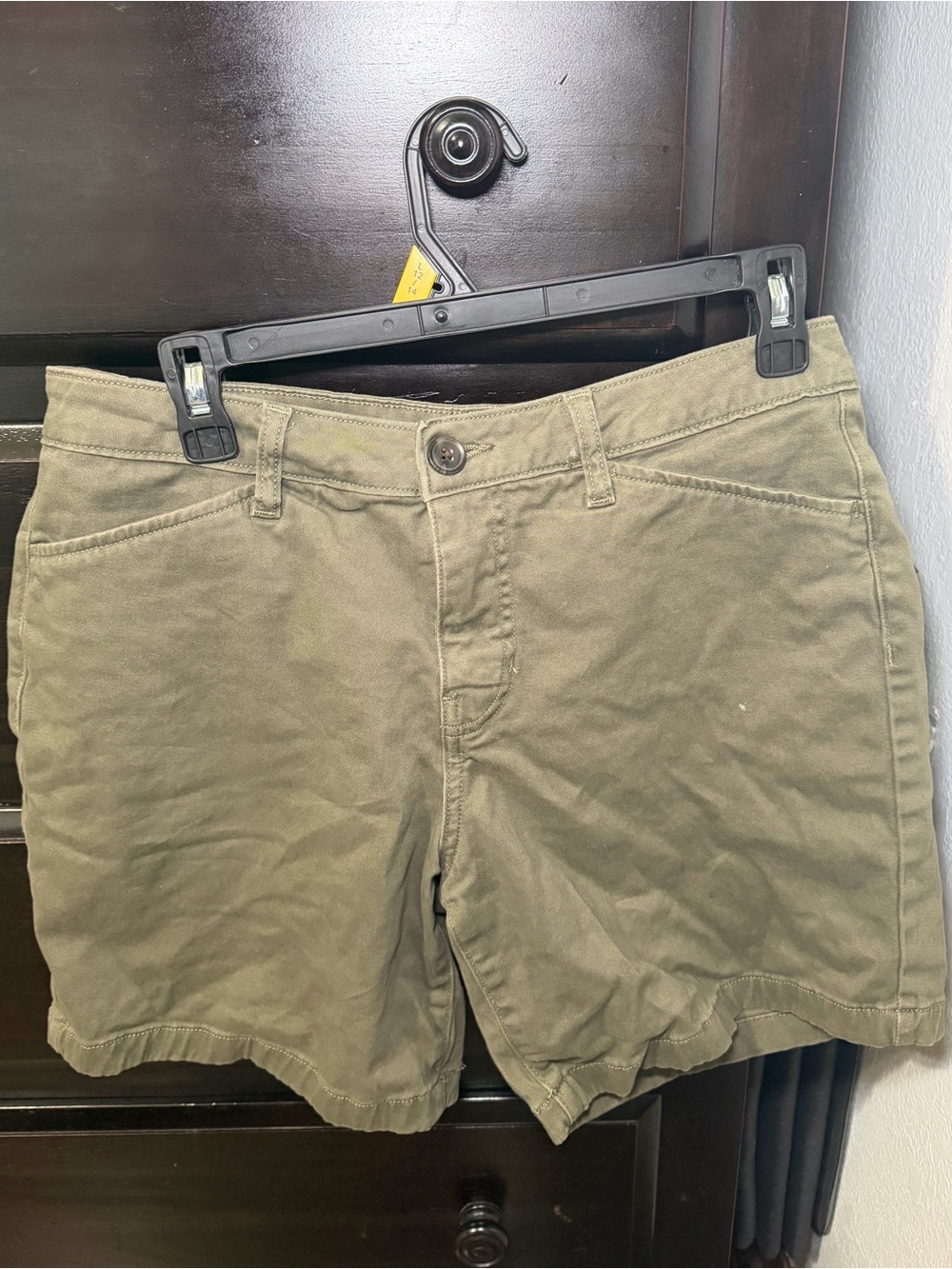 olive green St. John's Bay cotton casual pants or shorts Size 8